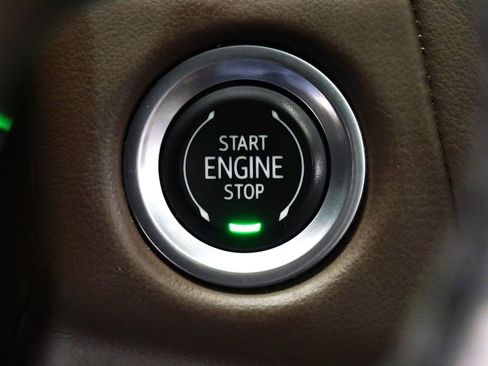 Used 2022 Chevrolet Suburban High Country AWD/4WD image 28