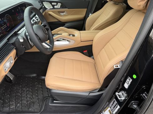 New 2026 Mercedes-Benz GLS 450 4MATIC image 10