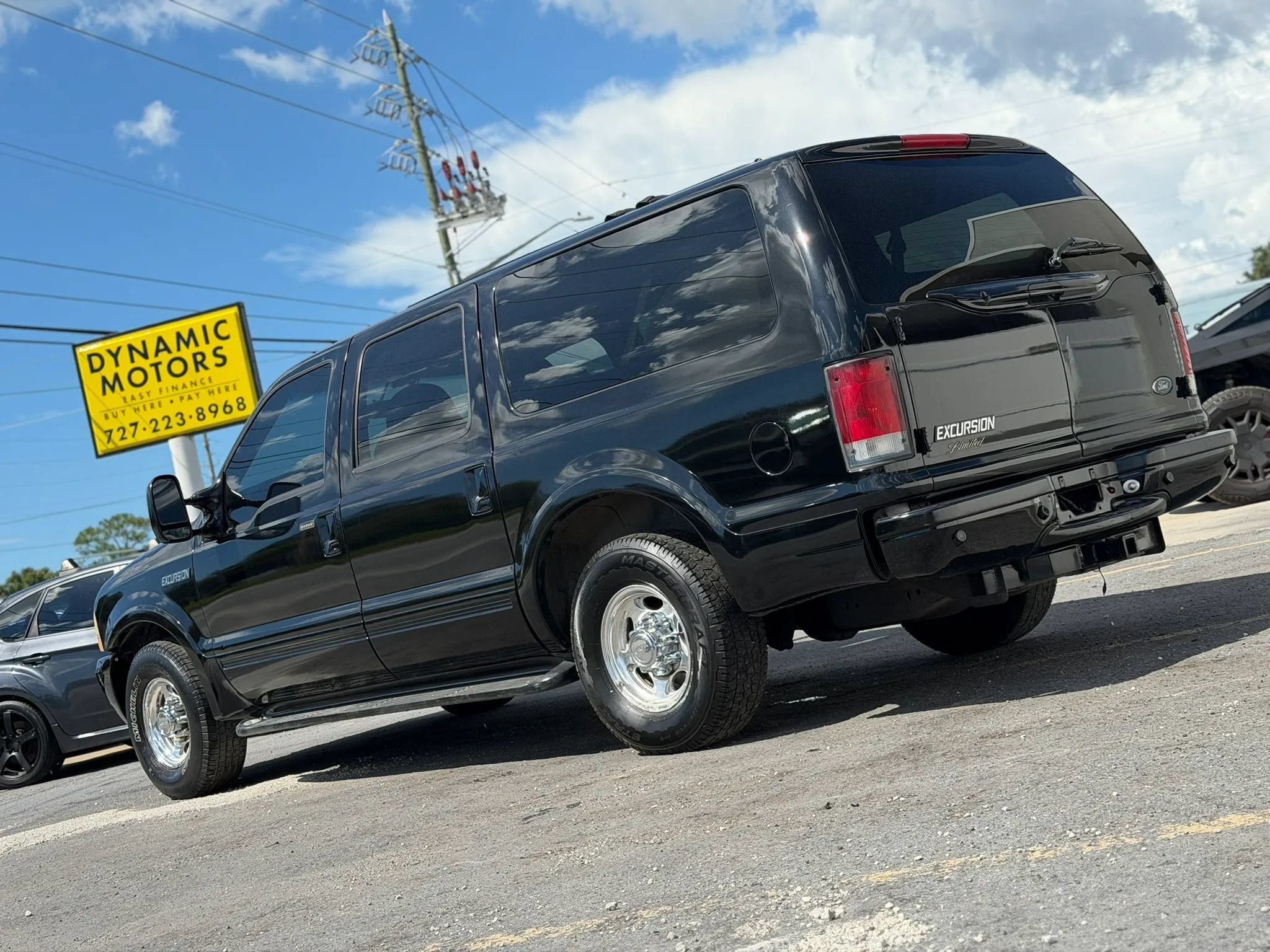 Used 2001 Ford Excursion Limited RWD image 3