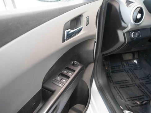 Used 2020 Chevrolet Sonic LT image 7