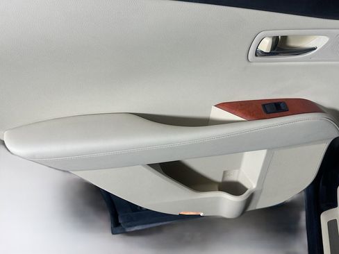 Used 2010 Lexus RX 350 2WD image 24