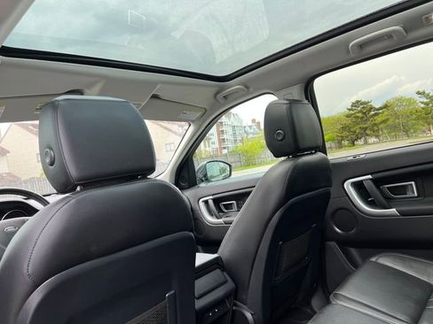 Used 2019 Land Rover Discovery Sport HSE AWD/4WD image 27