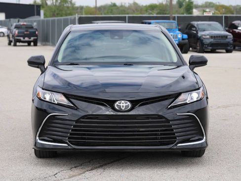 Used 2023 Toyota Camry LE FWD image 5