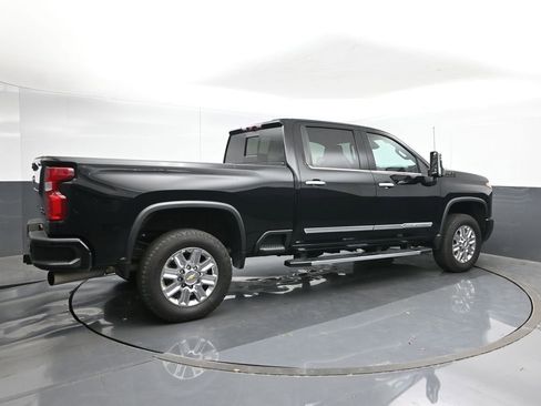 Used 2024 Chevrolet Silverado 2500 High Country w/ High Country Premium Package image 5