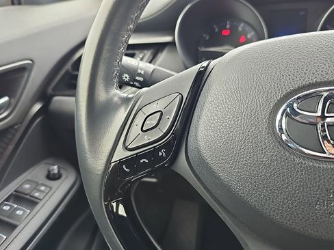 Used 2018 Toyota C-HR XLE image 17