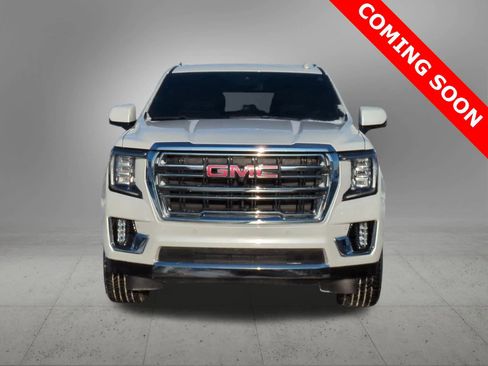 Used 2024 GMC Yukon SLT w/ SLT Luxury Package image 9