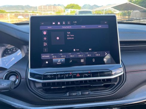 Used 2023 Jeep Compass Trailhawk image 21