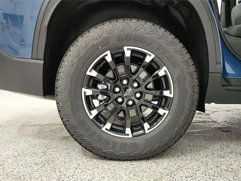 New 2026 Chevrolet Traverse Z71 w/ Driver Confidence Package AWD/4WD image 13