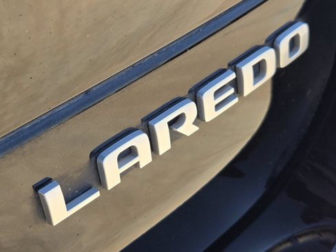 Used 2025 Jeep Grand Cherokee L Laredo RWD image 13