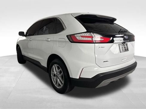 Used 2023 Ford Edge SEL image 5