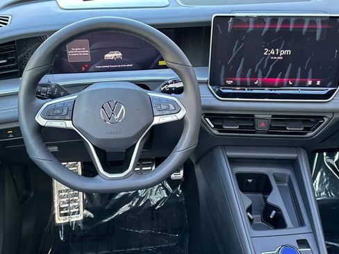 New 2026 Volkswagen Tiguan SE R-Line image 13