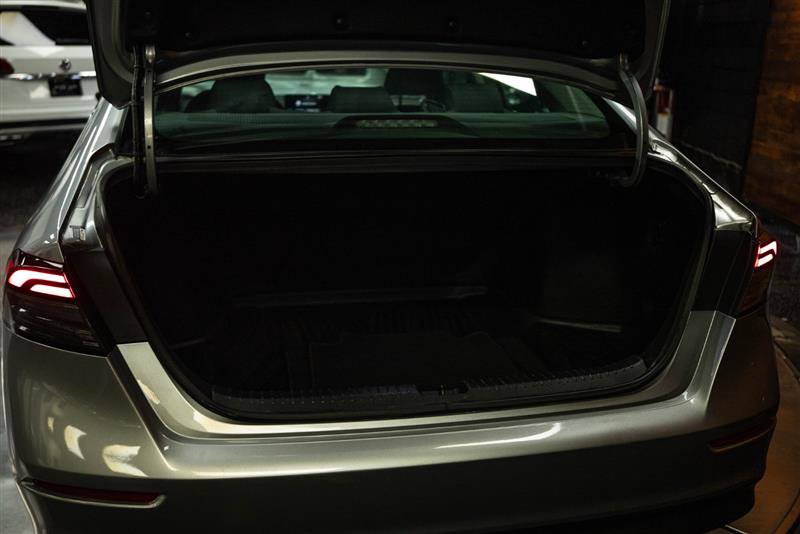 Used 2023 Honda Accord LX image 7