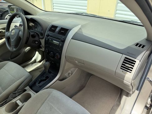 Used 2009 Toyota Corolla LE FWD image 13