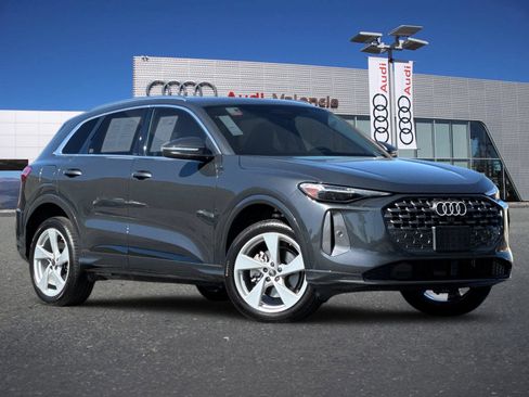 Used 2025 Audi Q5 Premium Plus w/ Premium Plus AWD/4WD image 2
