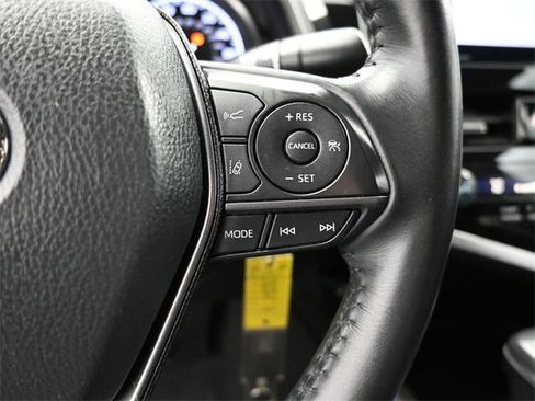 Used 2023 Toyota Camry SE image 7