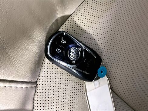 Used 2018 Buick Envision Essence image 14