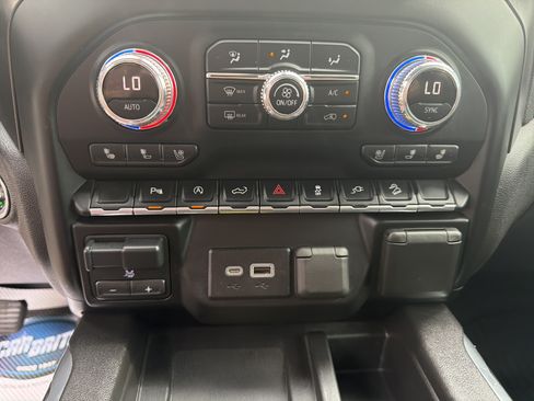 Used 2020 GMC Sierra 1500 AT4 w/ AT4 Premium Package AWD/4WD image 17