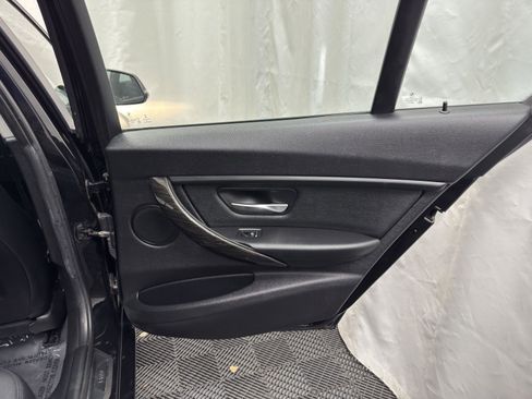 Used 2016 BMW 320i xDrive Sedan w/ Driver Assistance Package image 30