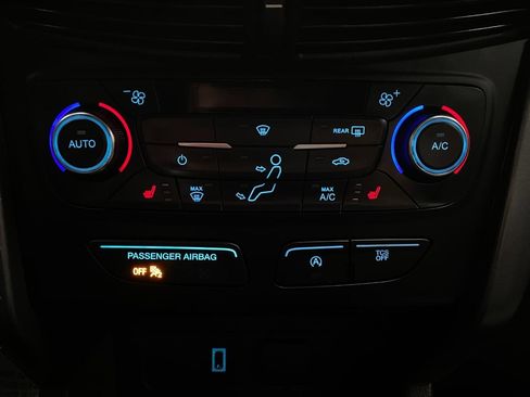 Used 2017 Ford Escape SE image 24