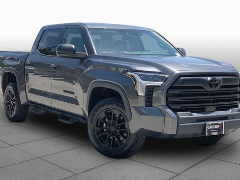 Used 2022 Toyota Tundra SR5 AWD/4WD image 3