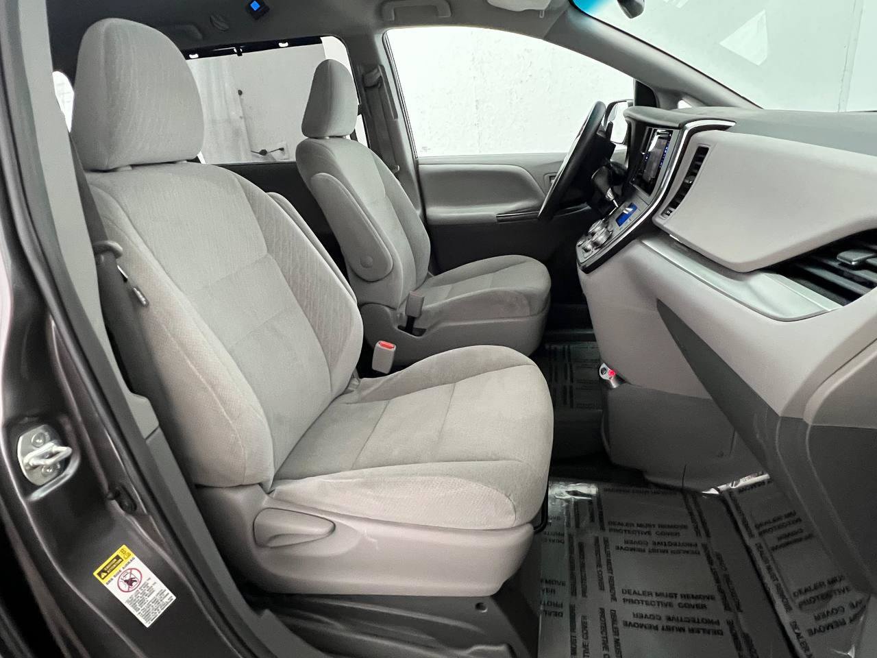 Used 2015 Toyota Sienna LE FWD image 14