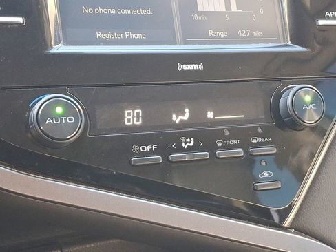 Used 2020 Toyota Camry SE FWD image 16