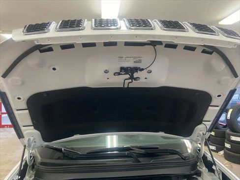 Certified 2022 Jeep Cherokee Latitude Lux w/ Sun & Sound Group image 24