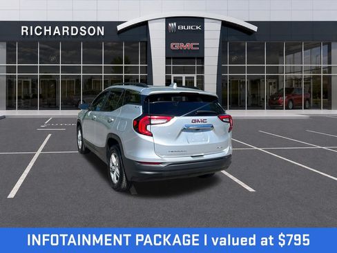 Used 2022 GMC Terrain SLE w/ Driver Convenience Package AWD/4WD image 3