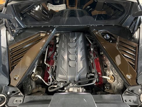 Used 2024 Chevrolet Corvette Stingray Preferred Cpe w/ Z51 Performance Package image 32