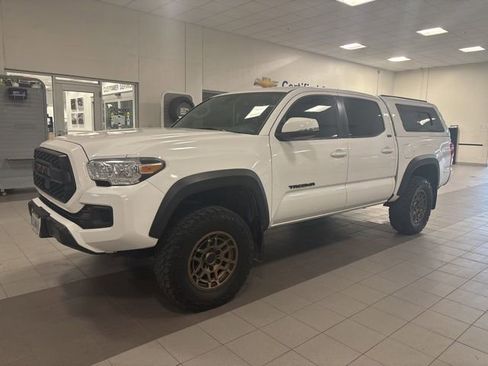Used 2022 Toyota Tacoma 4x4 Double Cab image 3