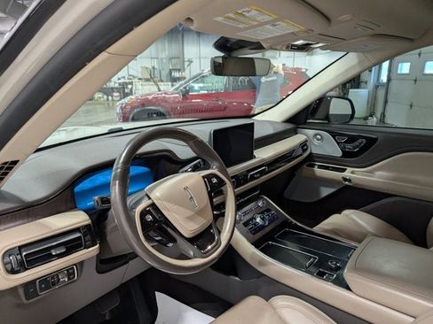 Used 2020 Lincoln Aviator Reserve w/ Equipment Group 202A image 15