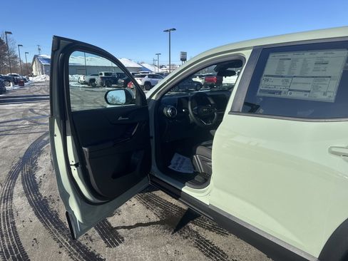 New 2026 Chevrolet Equinox LT AWD/4WD image 9