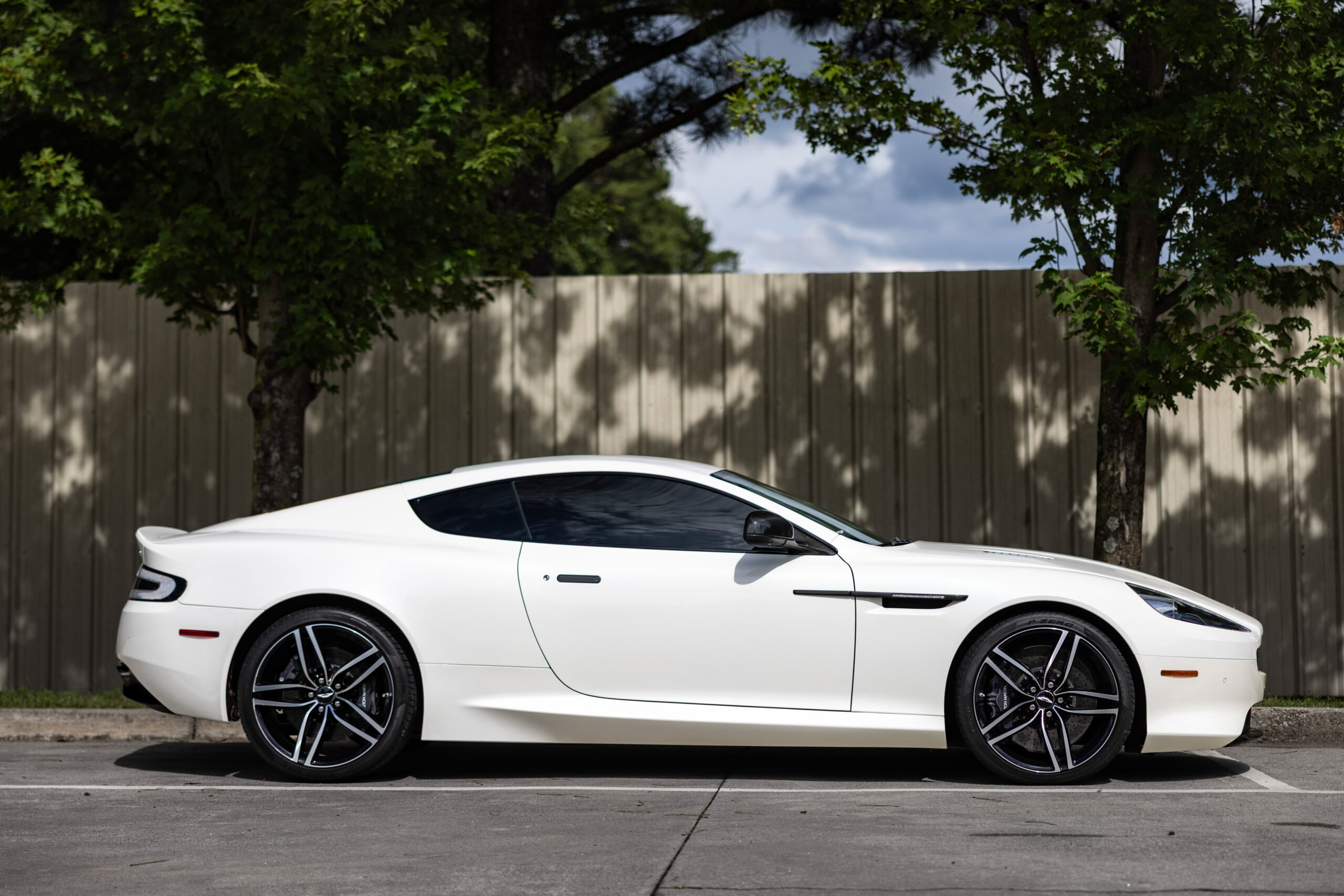 Used 2016 Aston Martin DB9 GT RWD image 14