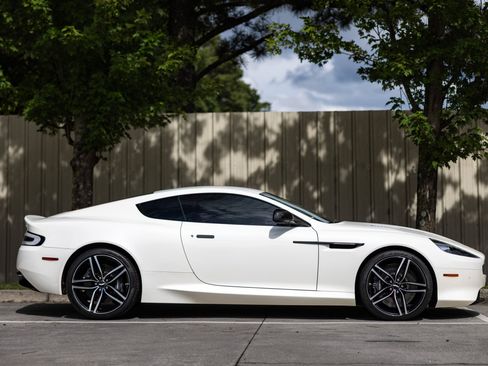 Used 2016 Aston Martin DB9 GT RWD image 14