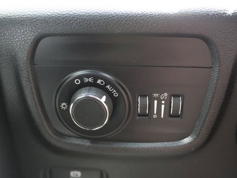 Used 2023 Jeep Grand Cherokee Altitude AWD/4WD image 15