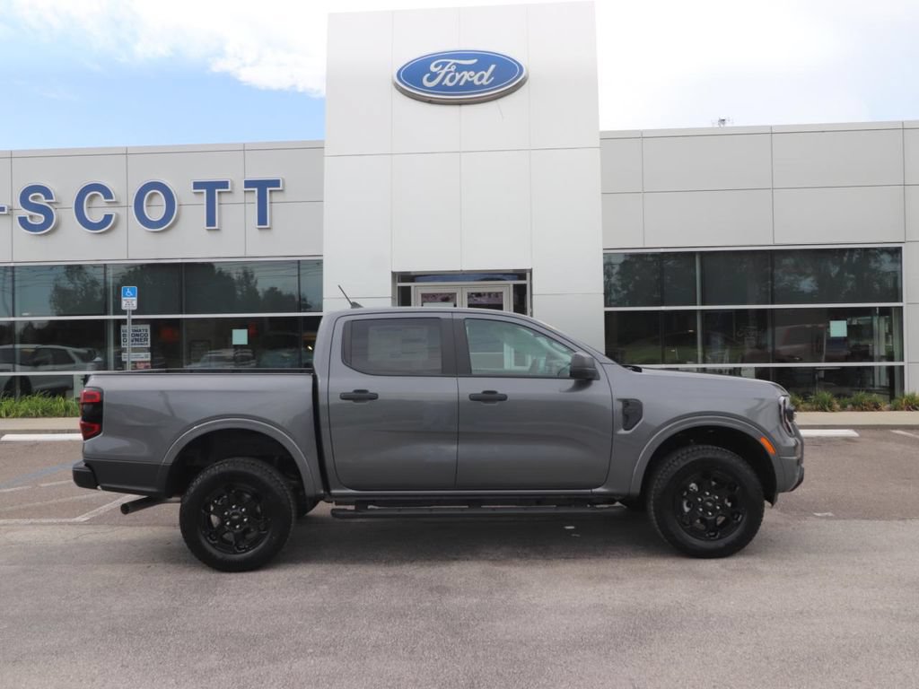 New 2026 Ford Ranger XLT w/ Black Appearance Package RWD image 15