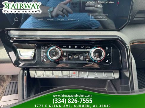 Used 2025 GMC Sierra 2500 AT4 w/ AT4 Premium Plus Package AWD/4WD image 23