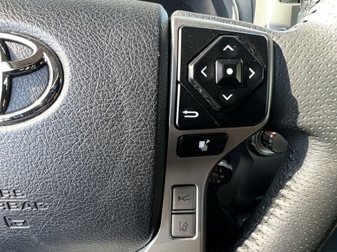 Used 2022 Toyota 4Runner SR5 Premium image 20