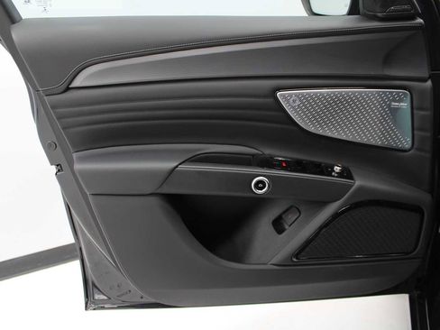 Used 2023 Maserati Grecale GT image 12