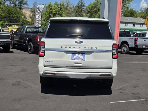 Used 2024 Ford Expedition Platinum RWD image 6