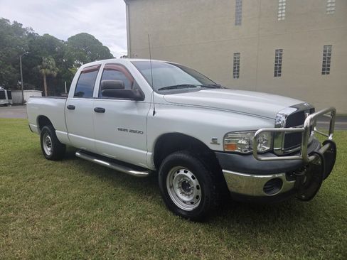 Used 2004 Dodge Ram 2500 Truck ST w/ Trailer Tow Group RWD image 2