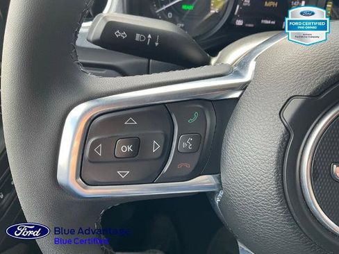 Used 2025 Jeep Wrangler Unlimited Sahara image 8