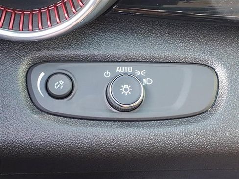 Certified 2024 Chevrolet Trax RS w/ Driver Confidence Package image 23