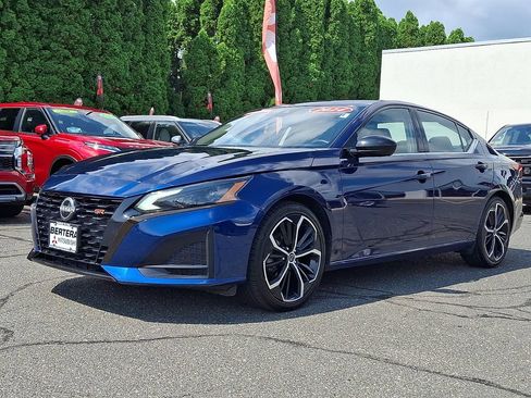 Used 2024 Nissan Altima 2.5 SR FWD image 3