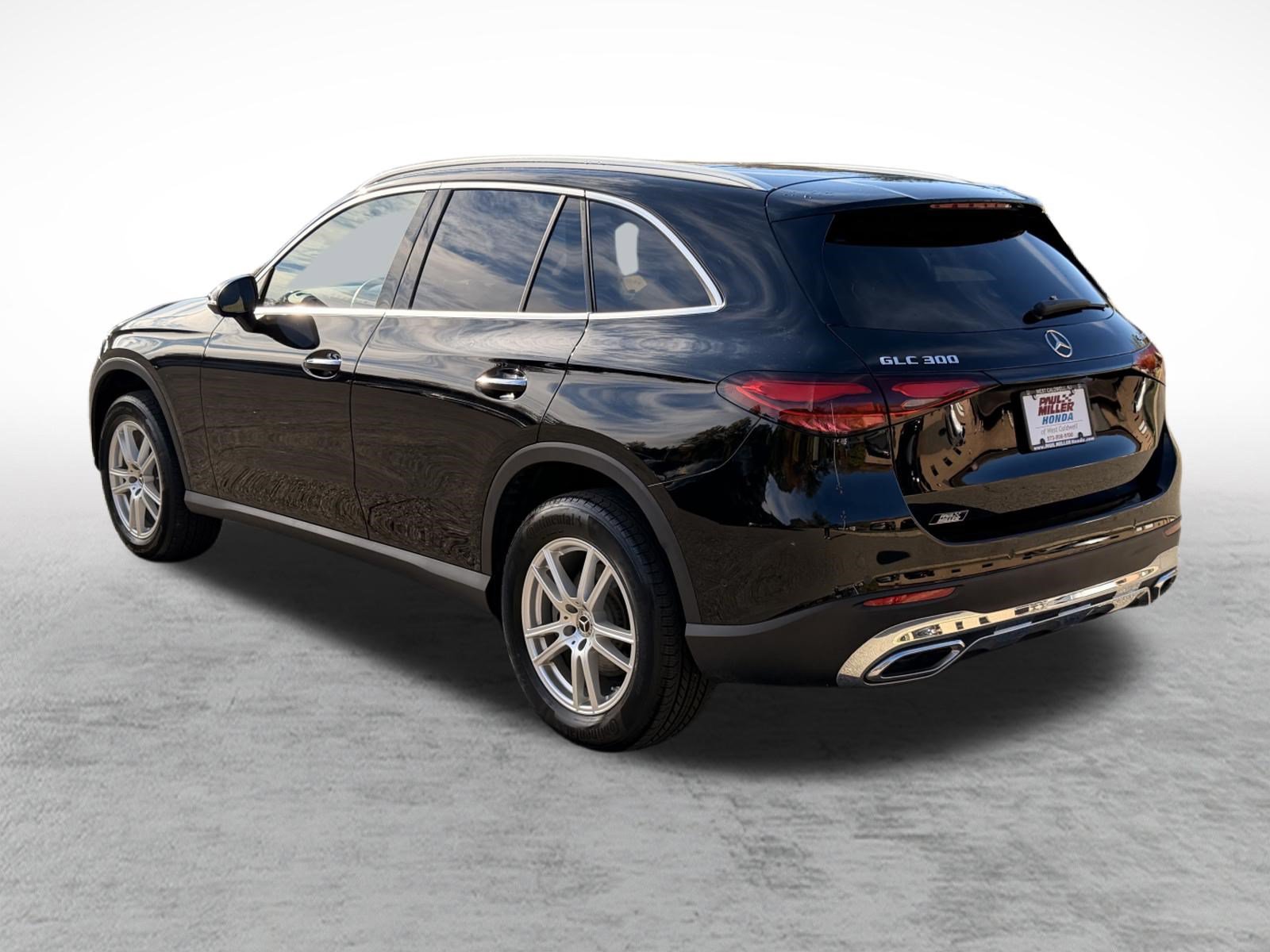 Used 2023 Mercedes-Benz GLC 300 4MATIC image 5