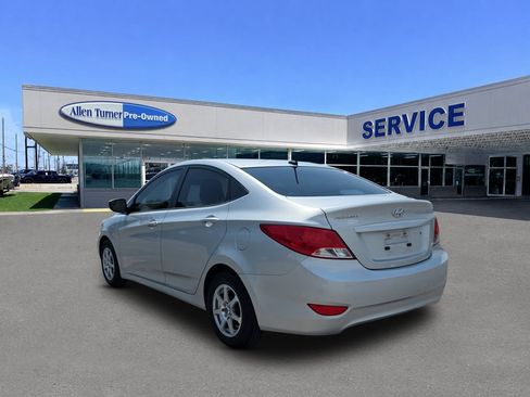 Used 2015 Hyundai Accent GLS FWD image 6