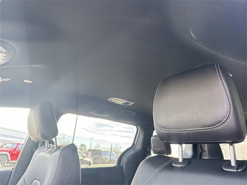 New 2026 Chrysler Pacifica Select image 8