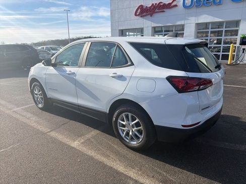 Used 2022 Chevrolet Equinox LS image 4