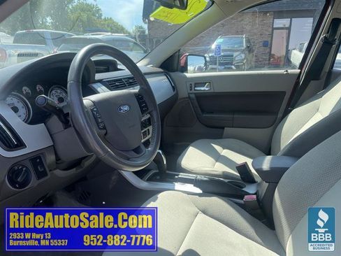 Used 2010 Ford Focus SES FWD image 10