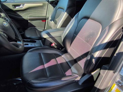 Used 2022 Ford Escape SEL image 17